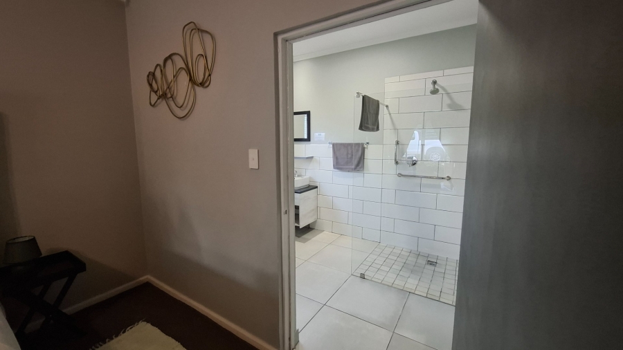 5 Bedroom Property for Sale in Blanco Western Cape